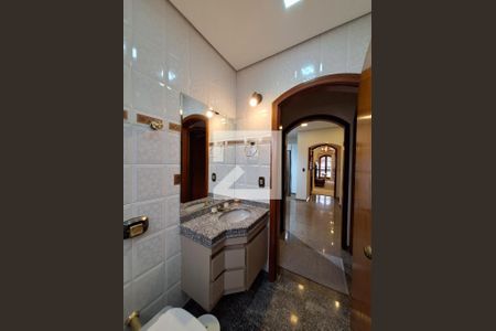 Casa à venda com 207m², 3 quartos e 5 vagasBanheiro