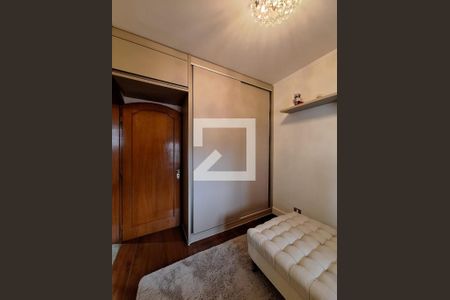 Casa à venda com 207m², 3 quartos e 5 vagasQuarto 2