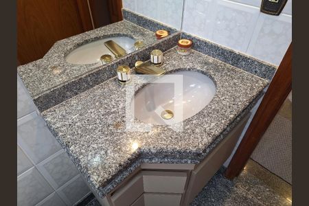 Casa à venda com 207m², 3 quartos e 5 vagasBanheiro