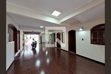 Casa à venda com 207m², 3 quartos e 5 vagasSalão