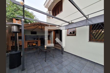 Casa à venda com 207m², 3 quartos e 5 vagasQuintal