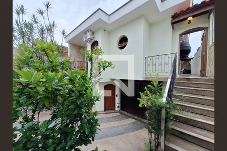 Casa à venda com 207m², 3 quartos e 5 vagasEntrada