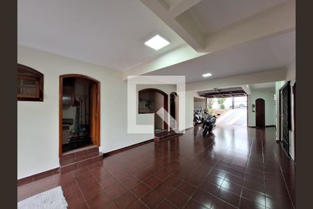 Casa à venda com 207m², 3 quartos e 5 vagasSalão