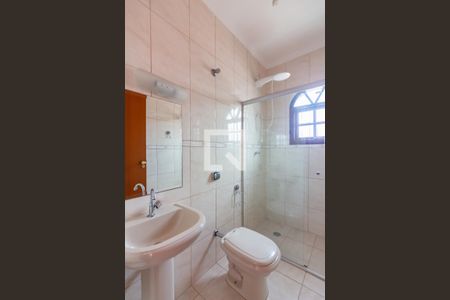 Casa à venda com 185m², 4 quartos e 4 vagasBanheiro 3