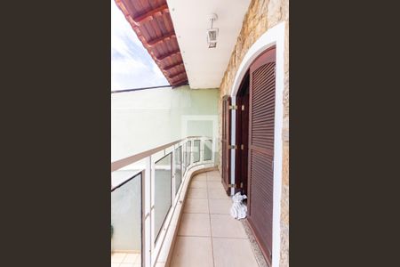 Casa à venda com 185m², 4 quartos e 4 vagasSacada