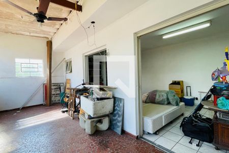 Casa à venda com 330m², 3 quartos e 6 vagasEdícula