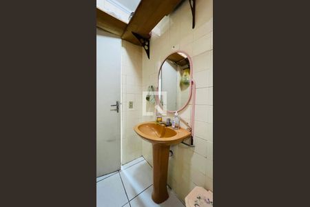 Casa à venda com 330m², 3 quartos e 6 vagasLavabo 2