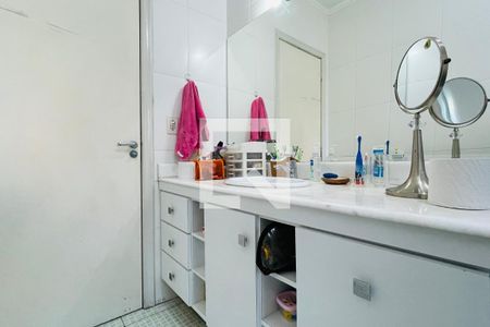 Casa à venda com 330m², 3 quartos e 6 vagasBanheiro 2