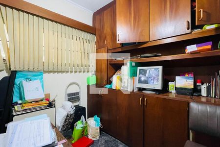 Casa à venda com 330m², 3 quartos e 6 vagasEscritório