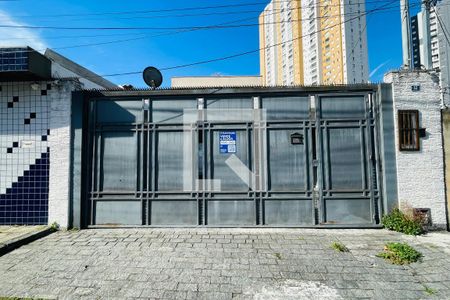 Casa à venda com 330m², 3 quartos e 6 vagasFachada