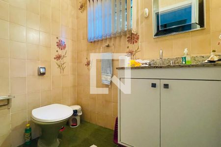 Casa à venda com 330m², 3 quartos e 6 vagasLavabo 1