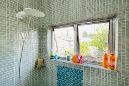 Casa à venda com 330m², 3 quartos e 6 vagasBanheiro 2