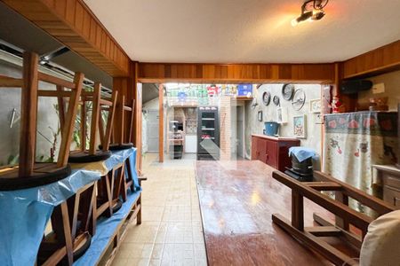 Casa à venda com 200m², 2 quartos e 2 vagasÁrea  - Churrasqueira