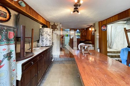 Casa à venda com 200m², 2 quartos e 2 vagasÁrea  - Churrasqueira