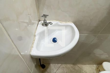 Casa à venda com 200m², 2 quartos e 2 vagasLavabo