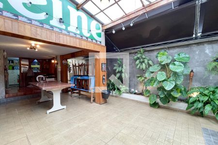 Casa à venda com 200m², 2 quartos e 2 vagasÁrea  - Churrasqueira