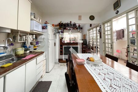 Casa à venda com 200m², 2 quartos e 2 vagasCozinha