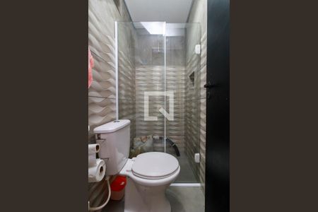 Casa à venda com 190m², 3 quartos e 2 vagasQuintal - Banheiro