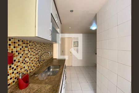 Apartamento à venda com 120m², 4 quartos e 2 vagasCozinha e Área de Serviço