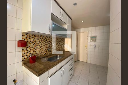 Apartamento à venda com 120m², 4 quartos e 2 vagasCozinha e Área de Serviço