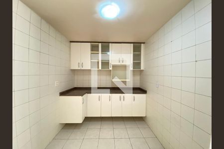 Apartamento à venda com 120m², 4 quartos e 2 vagasCozinha e Área de Serviço