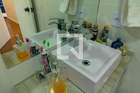 Apartamento à venda com 71m², 2 quartos e 2 vagasBanheiro da Suíte