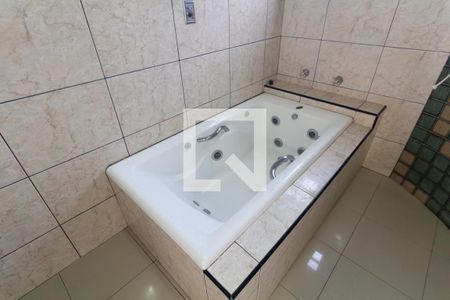 Casa à venda com 275m², 3 quartos e 3 vagasBanheiro 2