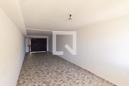 Casa à venda com 168m², 3 quartos e 4 vagas Casa à venda com 168m², 3 quartos e 4 vagasGaragem