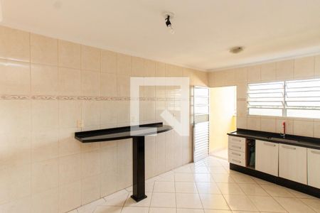 Casa à venda com 168m², 3 quartos e 4 vagas Casa à venda com 168m², 3 quartos e 4 vagasCozinha