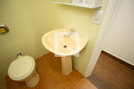 Casa à venda com 150m², 3 quartos e 2 vagasBANHEIRO