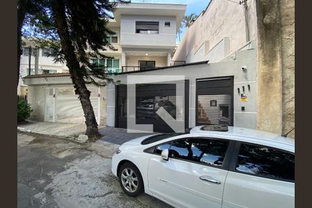 Casa à venda com 198m², 3 quartos e 4 vagasFachada