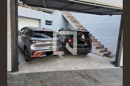 Casa à venda com 198m², 3 quartos e 4 vagasGaragem