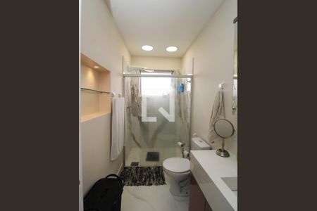 Casa à venda com 198m², 3 quartos e 4 vagasBanheiro Social