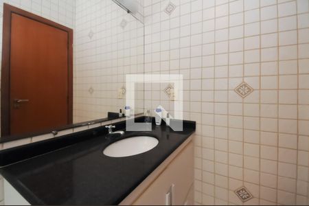 Casa à venda com 177m², 3 quartos e 6 vagasBanheiro da Suíte