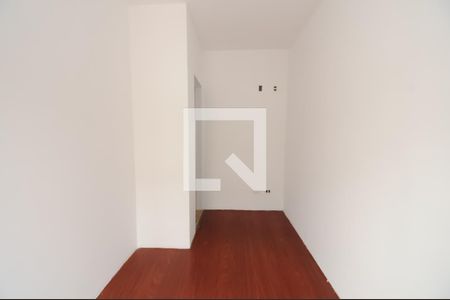 Casa à venda com 177m², 3 quartos e 6 vagasQuarto de Serviço 