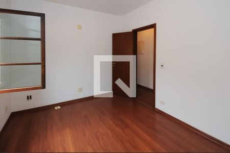 Casa à venda com 177m², 3 quartos e 6 vagasQuarto 2