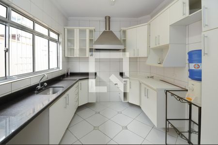 Casa à venda com 177m², 3 quartos e 6 vagasCozinha - Armários