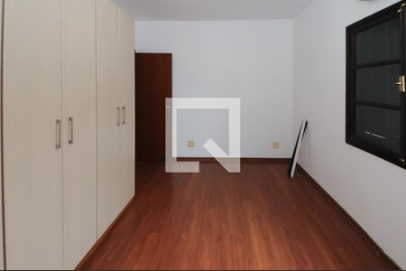 Casa à venda com 177m², 3 quartos e 6 vagasQuarto 3
