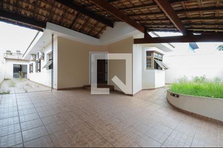 Casa à venda com 177m², 3 quartos e 6 vagasGaragem
