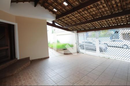 Casa à venda com 177m², 3 quartos e 6 vagasGaragem