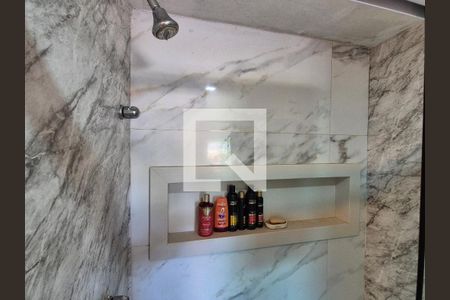 Apartamento à venda com 83m², 2 quartos e 1 vaga Apartamento à venda com 83m², 2 quartos e 1 vagaBanheiro da Suíte