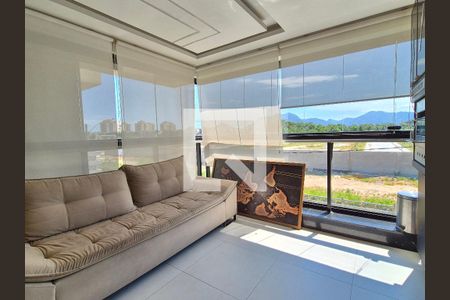 Apartamento à venda com 83m², 2 quartos e 1 vaga Apartamento à venda com 83m², 2 quartos e 1 vagaVaranda