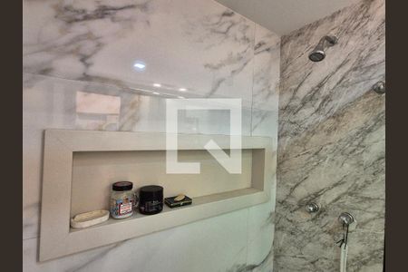 Apartamento à venda com 83m², 2 quartos e 1 vaga Apartamento à venda com 83m², 2 quartos e 1 vagaBanheiro