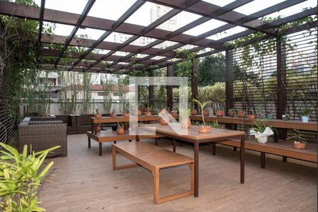 Apartamento para alugar com 97m², 3 quartos e 2 vagas Apartamento para alugar com 97m², 3 quartos e 2 vagasÁrea comum - Pátio central