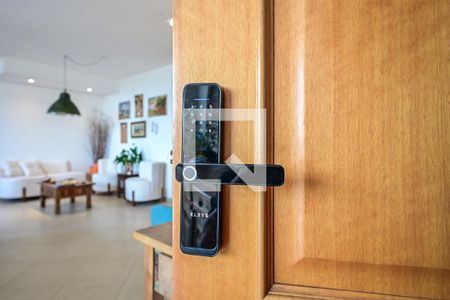 Fechadura Eletrônica de apartamento para alugar com 2 quartos, 112m² em Vila Suzana, São Paulo