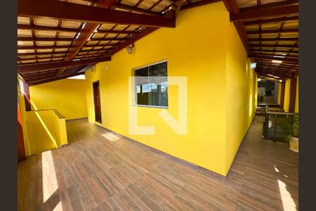 Casa à venda com 180m², 3 quartos e 2 vagasÁrea Externa