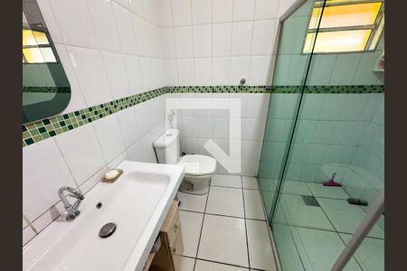 Casa à venda com 180m², 3 quartos e 2 vagasBanheiro