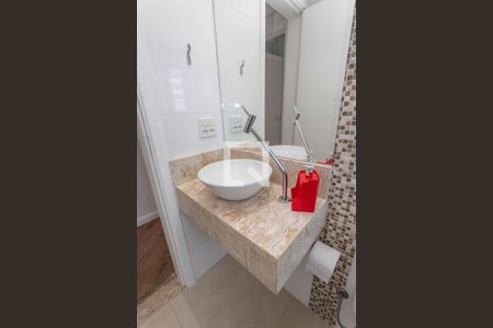 Apartamento à venda com 56m², 2 quartos e 1 vaga Apartamento à venda com 56m², 2 quartos e 1 vagaBanheiro social