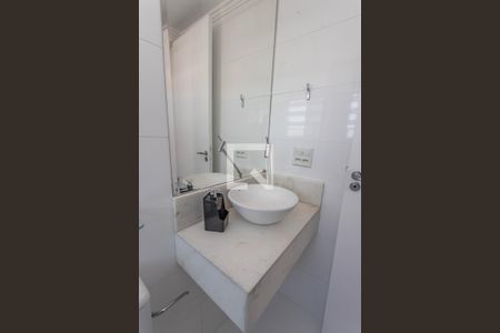 Apartamento à venda com 56m², 2 quartos e 1 vaga Apartamento à venda com 56m², 2 quartos e 1 vagaBanheiro da suíte