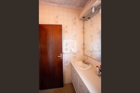 Casa para alugar com 580m², 5 quartos e 6 vagasBanheiro Social